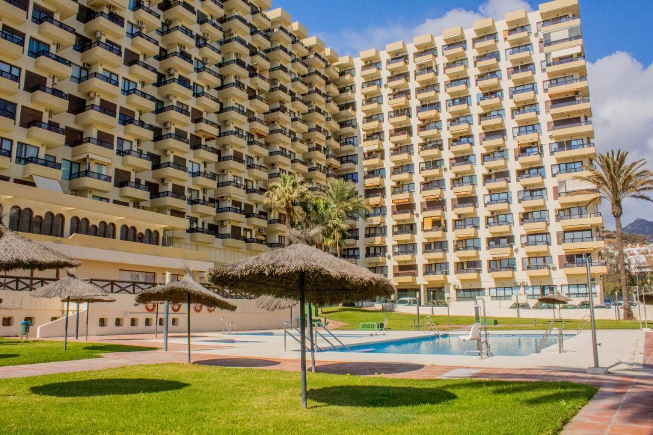 Aloha Playa Apartment With Ocean Views And Pools Бенальмадена Экстерьер фото
