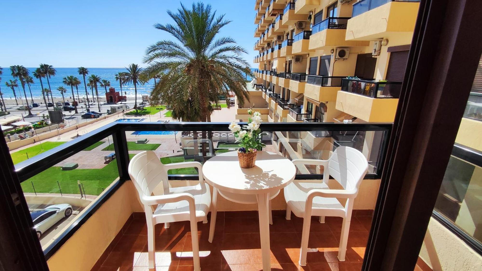 Aloha Playa Apartment With Ocean Views And Pools Бенальмадена Экстерьер фото